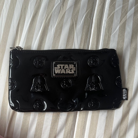 Disney Loungefly Star Wars Makeup Coin Bag - Picture 2 of 15